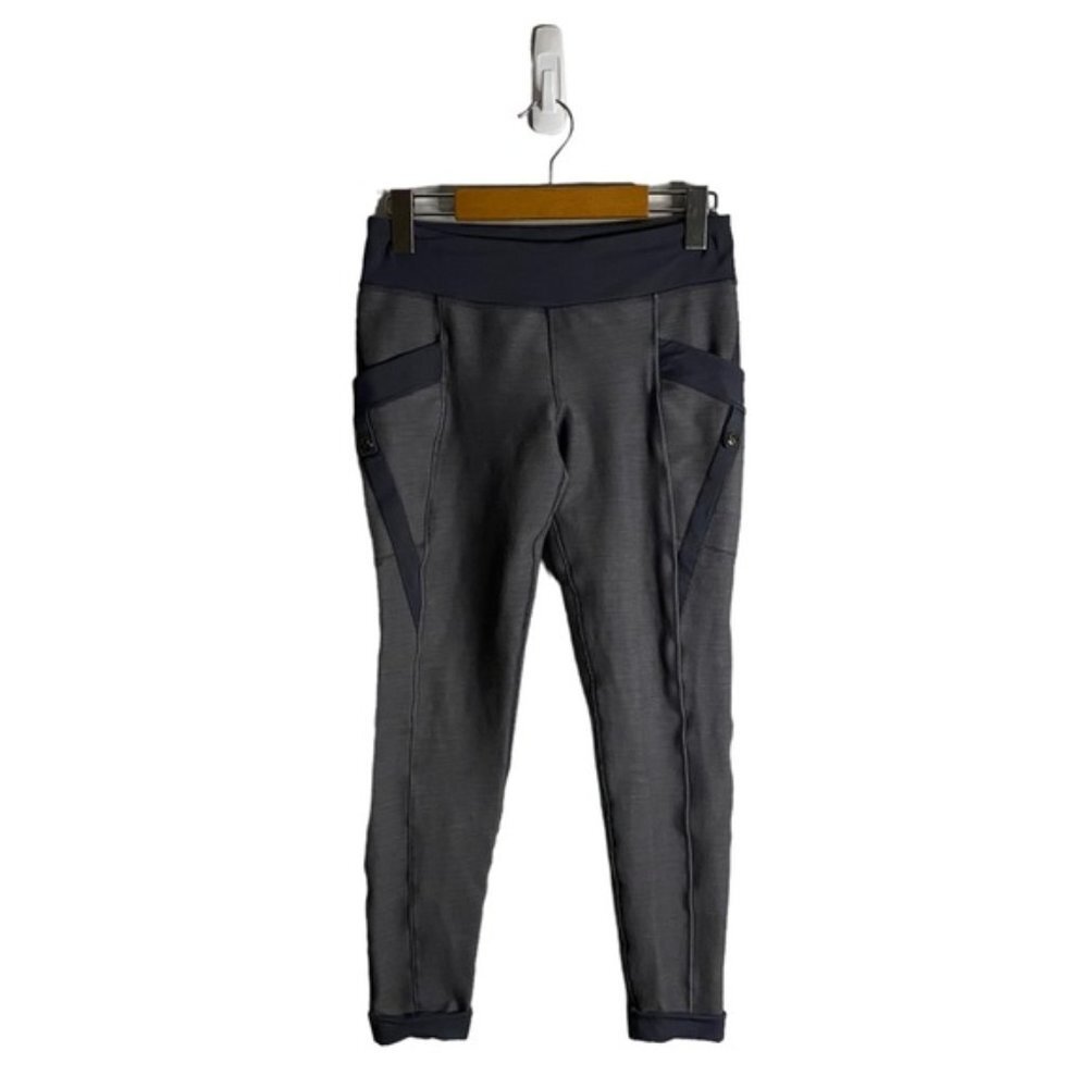 Lululemon Women's Gray Athletic 3/4 Capri Legging